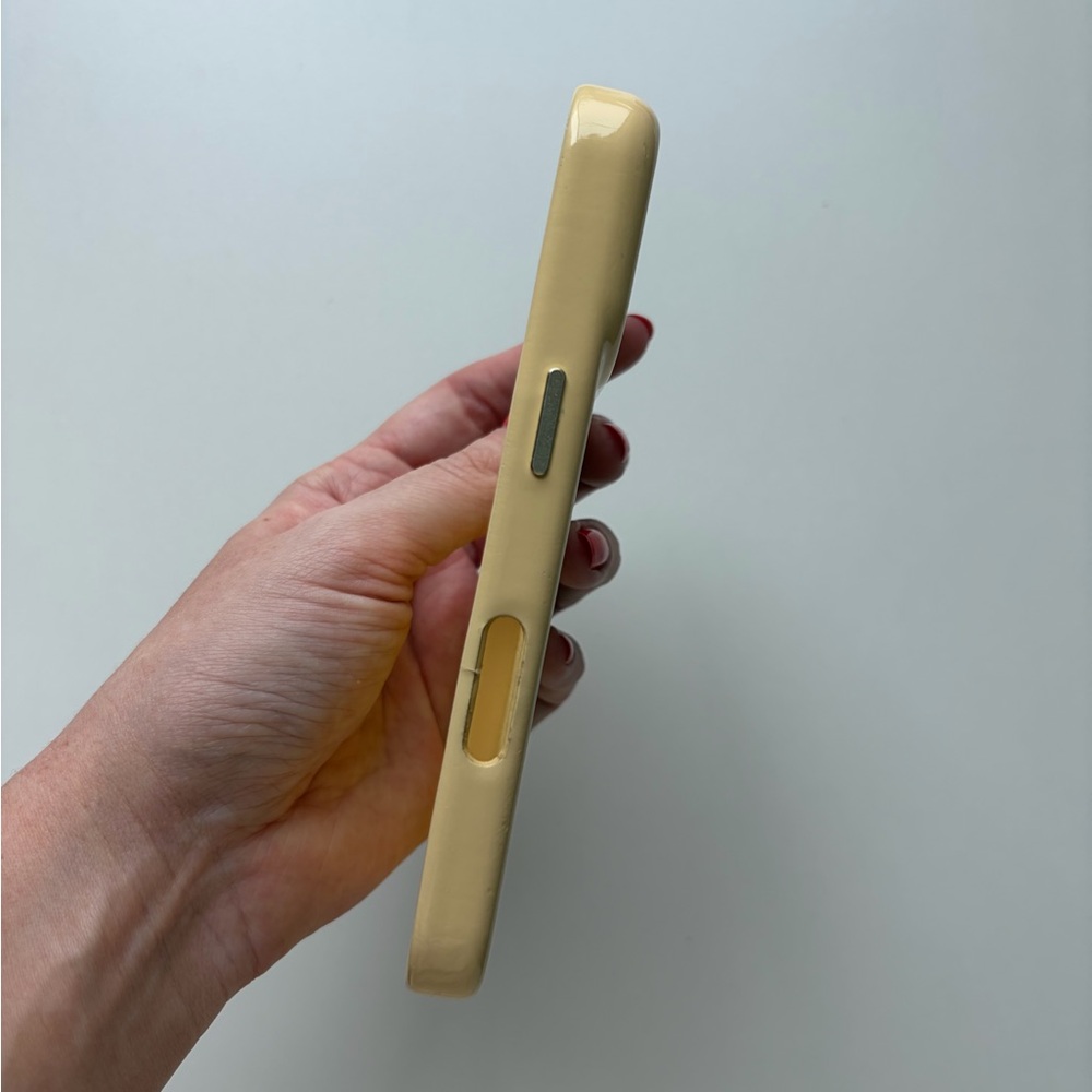 Used Urban Sophistication The Skinny Case in Butter Yellow, iPhone 16 Pro Case - Picture 5 of 10